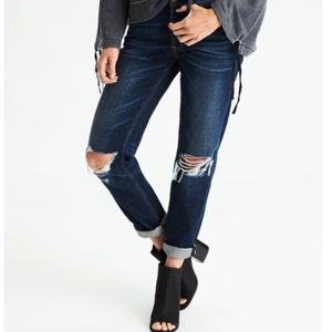 Dark Blue tomgirl jeans from AE